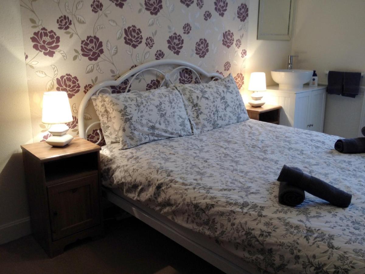F1- Very Nice City Centre Apartment Edinburgh Bagian luar foto